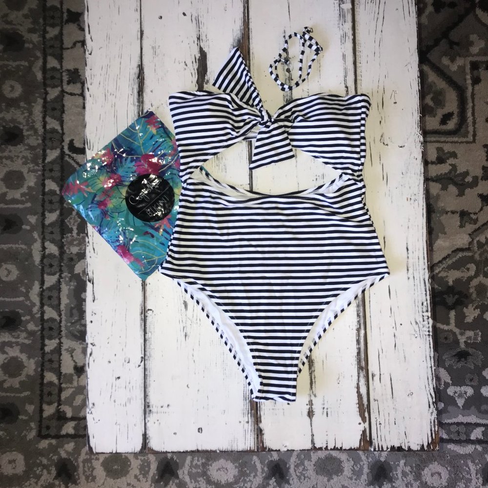 CUPSHE Swim Black & White Stripe Lg *make offer!